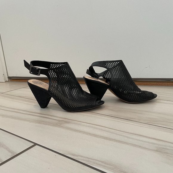 Vince Camuto black sandal shootie mesh top buckle size 8.5 - Picture 1 of 7